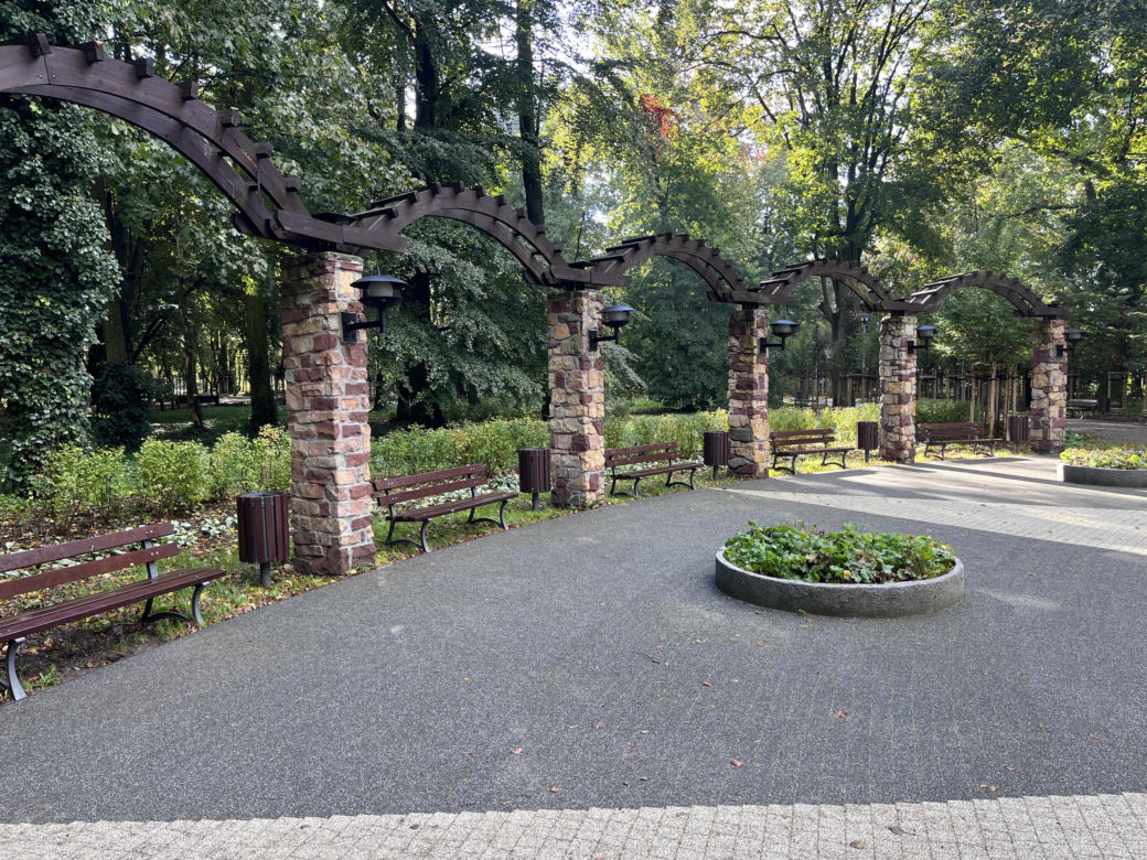 Park Kopernika w Gorzowie w jesiennej scenerii