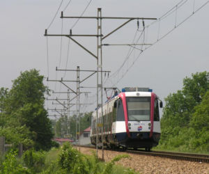 Remont torów WKD. Pasażerowie skarżą się na ogromne opóźnienia i tłok