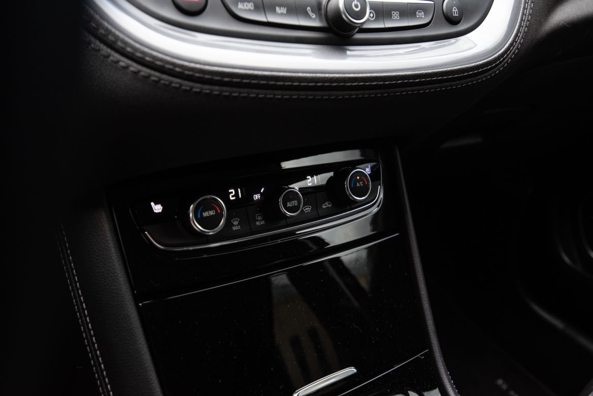 Opel Grandland X Hybrid4