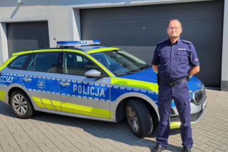 Aspirant sztabowy Paweł Kozłowski to prawdziwy bohater! Policjant pomógł noworodkowi przyjść na świat