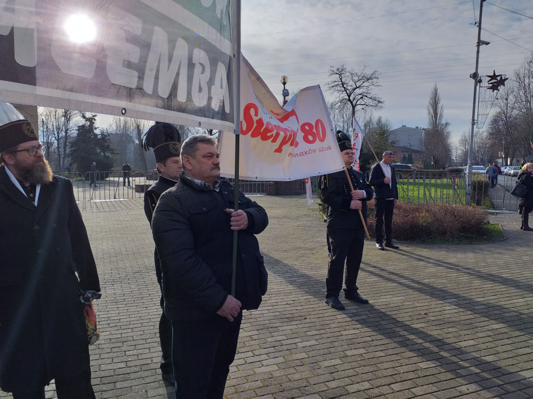 Kopalnia Wujek w Katowicach. Związkowcy złożyli kwiaty [ZDJĘCIA]