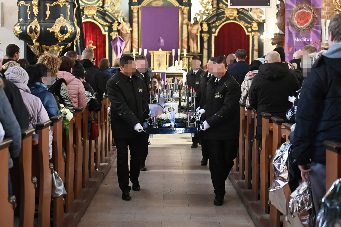 Starogard Gdański. Pogrzeb dzieci, które zmarły w tragicznym pożarze
