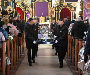 Starogard Gdański. Pogrzeb dzieci, które zmarły w tragicznym pożarze
