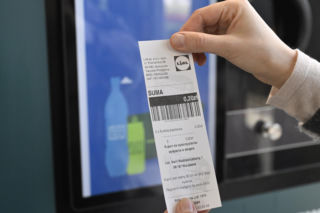 Tak Polacy zarabiają na butelkach i puszkach! Prawie 1000 zł za jednym zamachem
