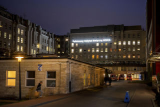 Andrzej Poczobut już w Warszawie. Jest w szpitalu MSWiA na badaniach lekarskich