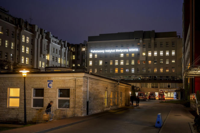 Andrzej Poczobut już w Warszawie. Jest w szpitalu MSWiA na badaniach lekarskich