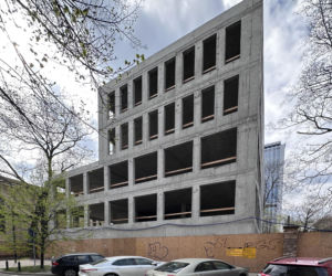 Plebania na zlikwidowanym cmentarzu Świętokrzyski w Warszawie