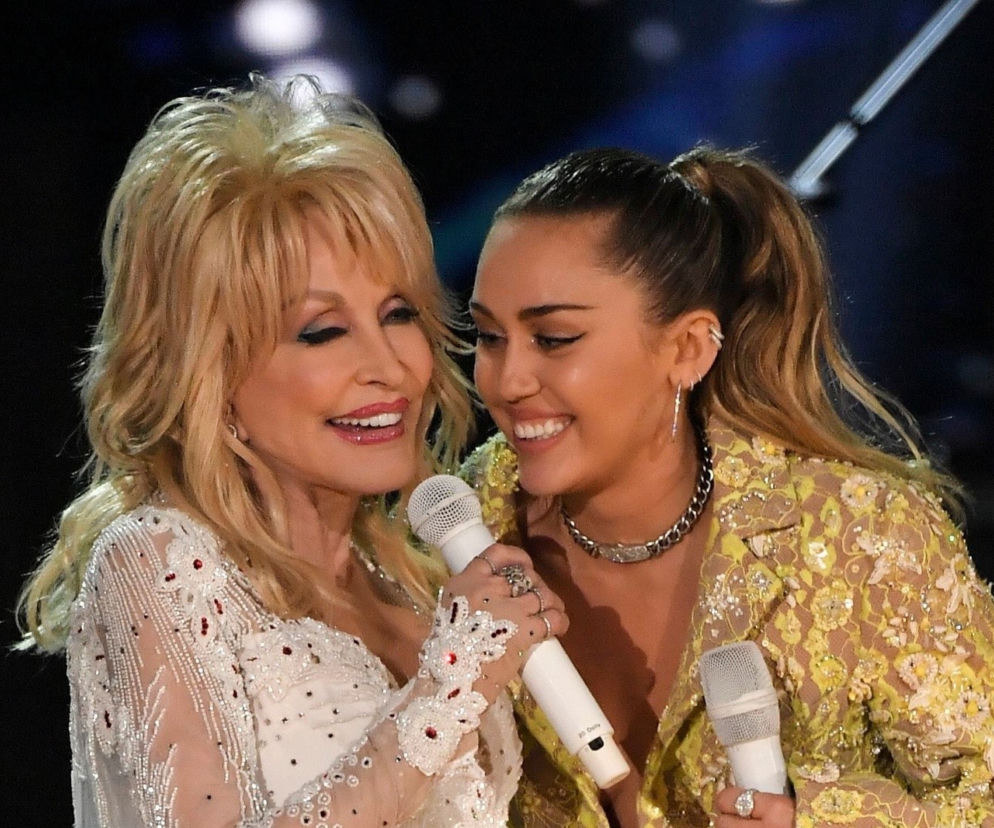 Miley Cyrus i Dolly Parton 