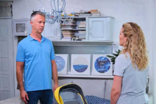 „Pierwsza miłość” odc. 4103 streszczenie. Artur jedzie do Wadlewa na spotkanie z Dorotą. Ma nadzieję, że wreszcie uda im się przełamać kryzys