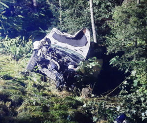 Straszny wypadek w Zabrzeży. Poszkodowani uwięzieni w samochodzie 