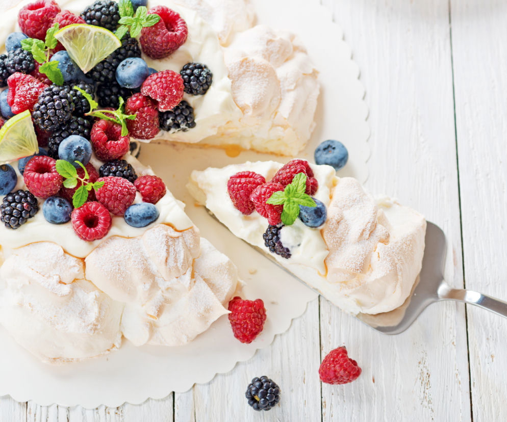 Beza Pavlova. Przepis na idealny tort, który zawsze wychodzi. Jest jedna zasada