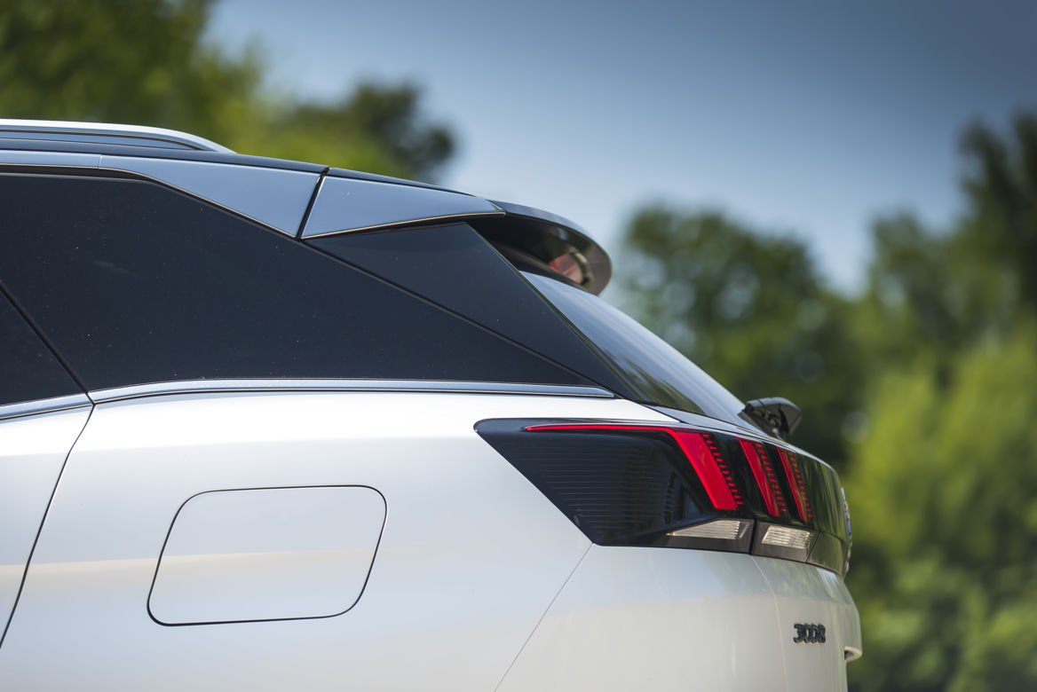 Peugeot 3008 GT HYbrid4 300 KM e-EAT8