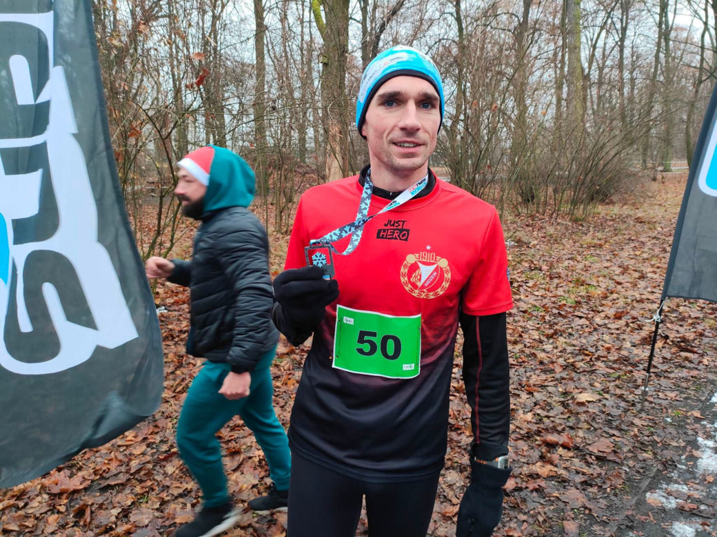 Przedświąteczne zawody sportowe. Łodzianie biegają i pomagają