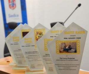 „Plastyczne Oscary” i mosty między pokoleniami. Wielki finał konkursów w ramach kampanii „Widzę – rozmawiam – reaguję” w Siedlcach