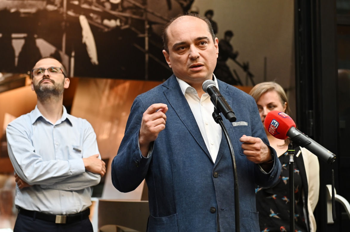 Stocznia wystawia się w ECS