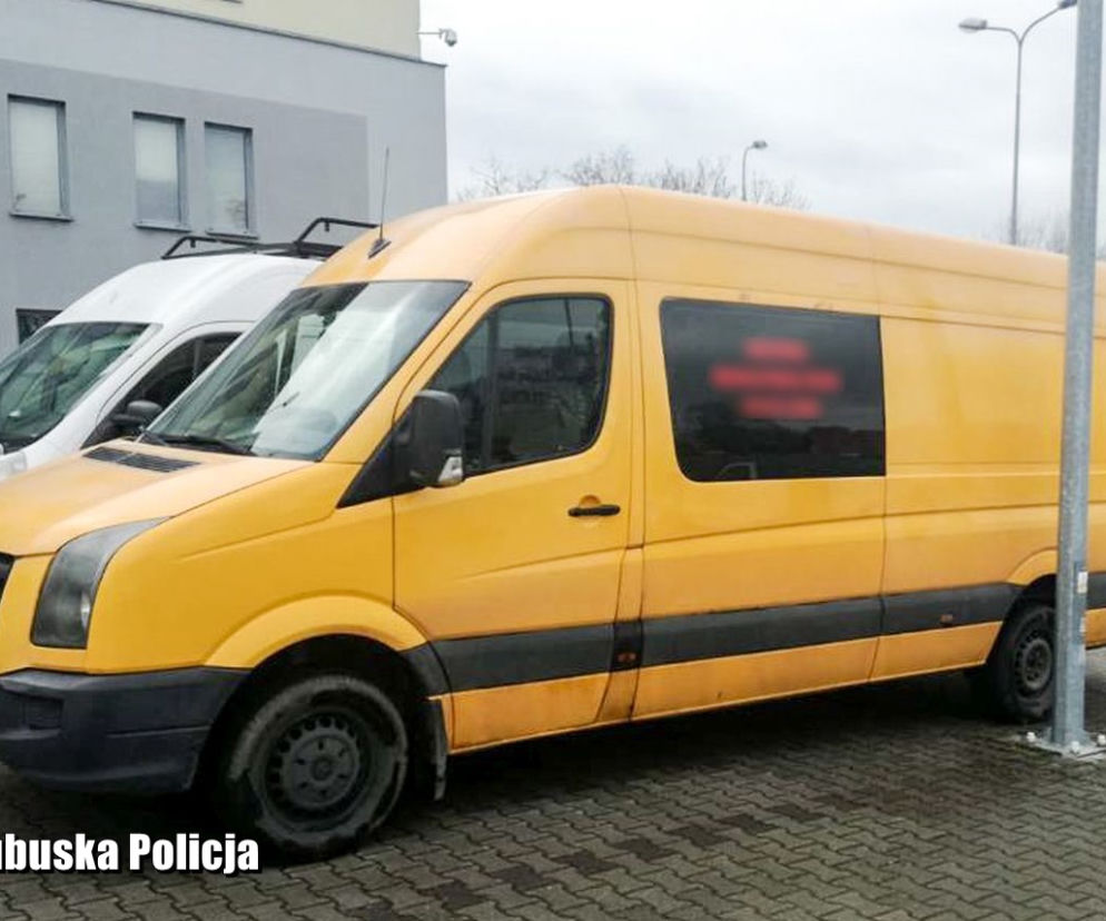 Lubuskie: Policjanci zatrzymali busa z migrantami z Iraku