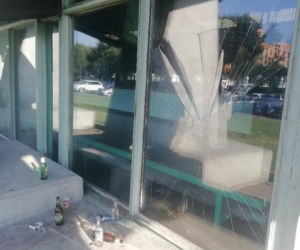 Ktoś wybił szyby w hali Trapez. MOSiR podliczył straty