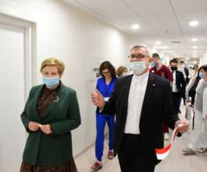 Porodówka zmieniła się nie do poznania. Do szpitala ruszyli studenci UKSW