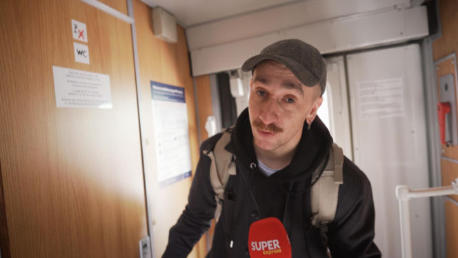 Jechałem legendarnym pociągiem. W środku jak kiedyś, aż trudno uwierzyć! Ludzie mówią wprost: „to były czasy”