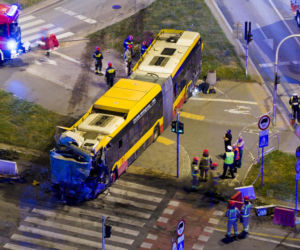 Autobus miejski wjechał w przejście podziemne przy Dworcu Zachodnim