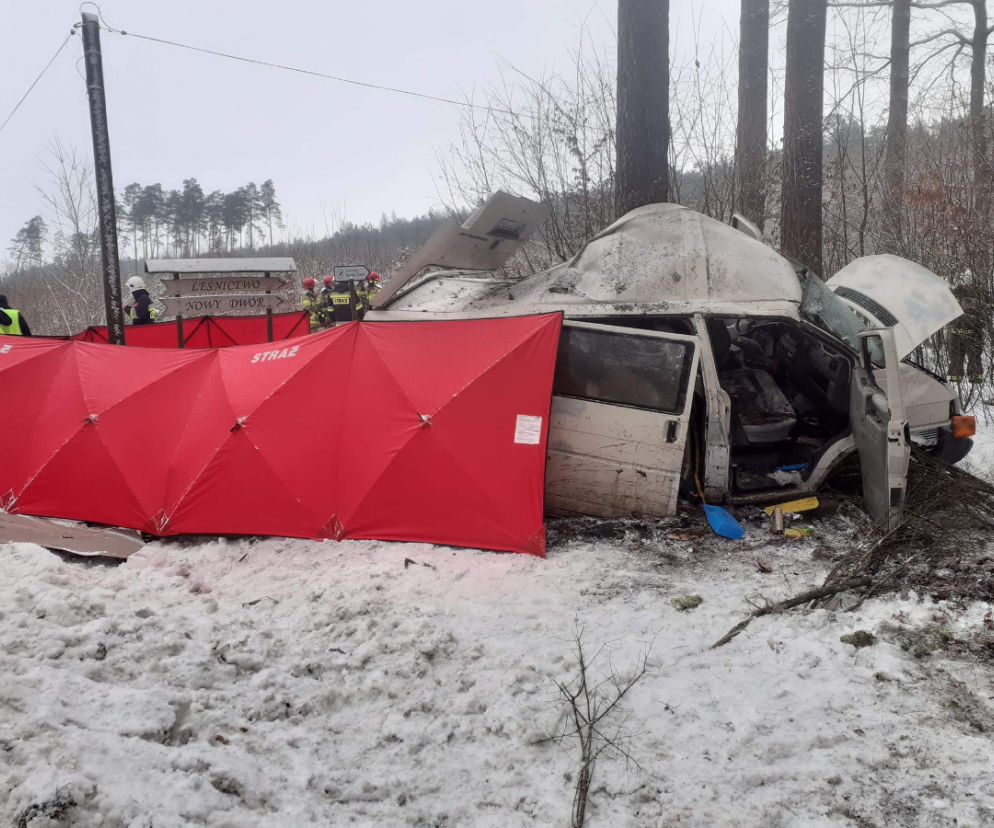 Wypadek busa w Lidzbarku. Jedna osoba nie żyje