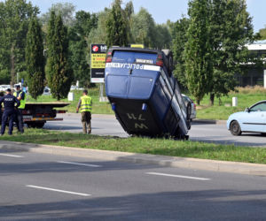 Na Prawobrzeżu dachował radiowóz