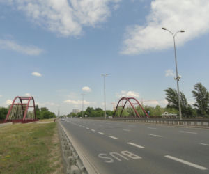 15 lat temu zbudowali wiadukt i... na tym skończyli. Tramwaj wzdłuż Modlińskiej