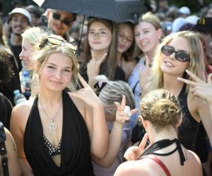 Drugi koncert The Weeknd w Warszawie. Najwierniejsi fani nie przestraszyli się morderczego upału. Znajdź się na zdjęciach