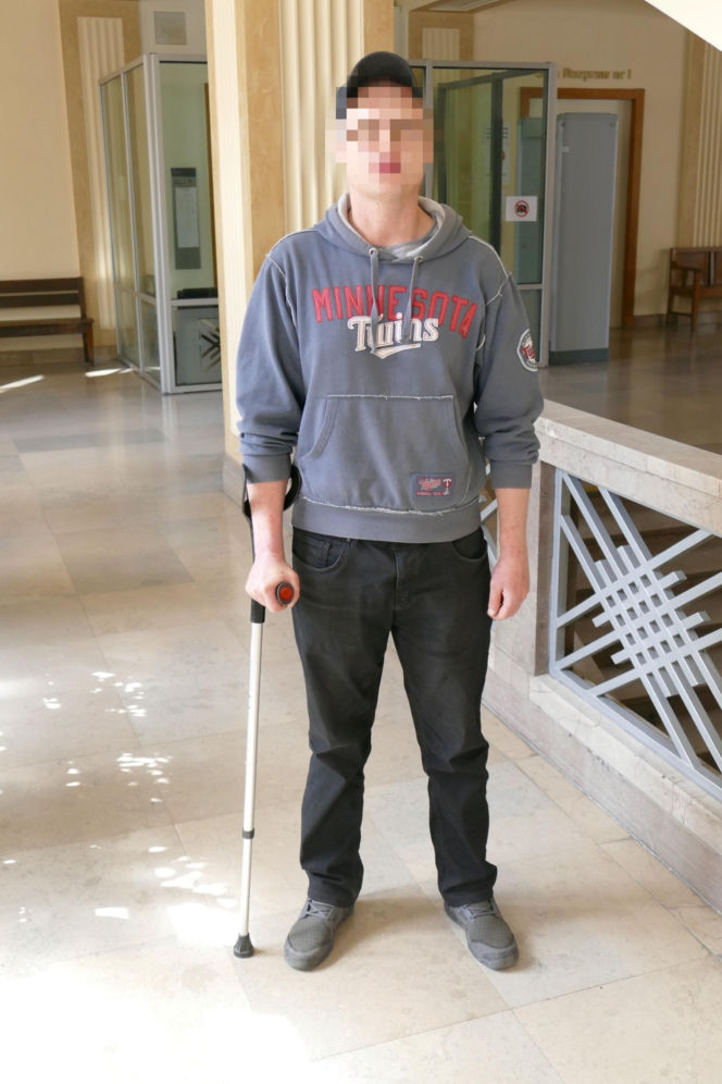 Michał jest inwalidą, bo kolega skatował go nożycami