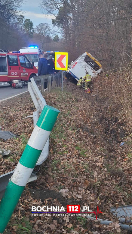 Poważny wypadek autobusu zastępczego transportu kolejowego