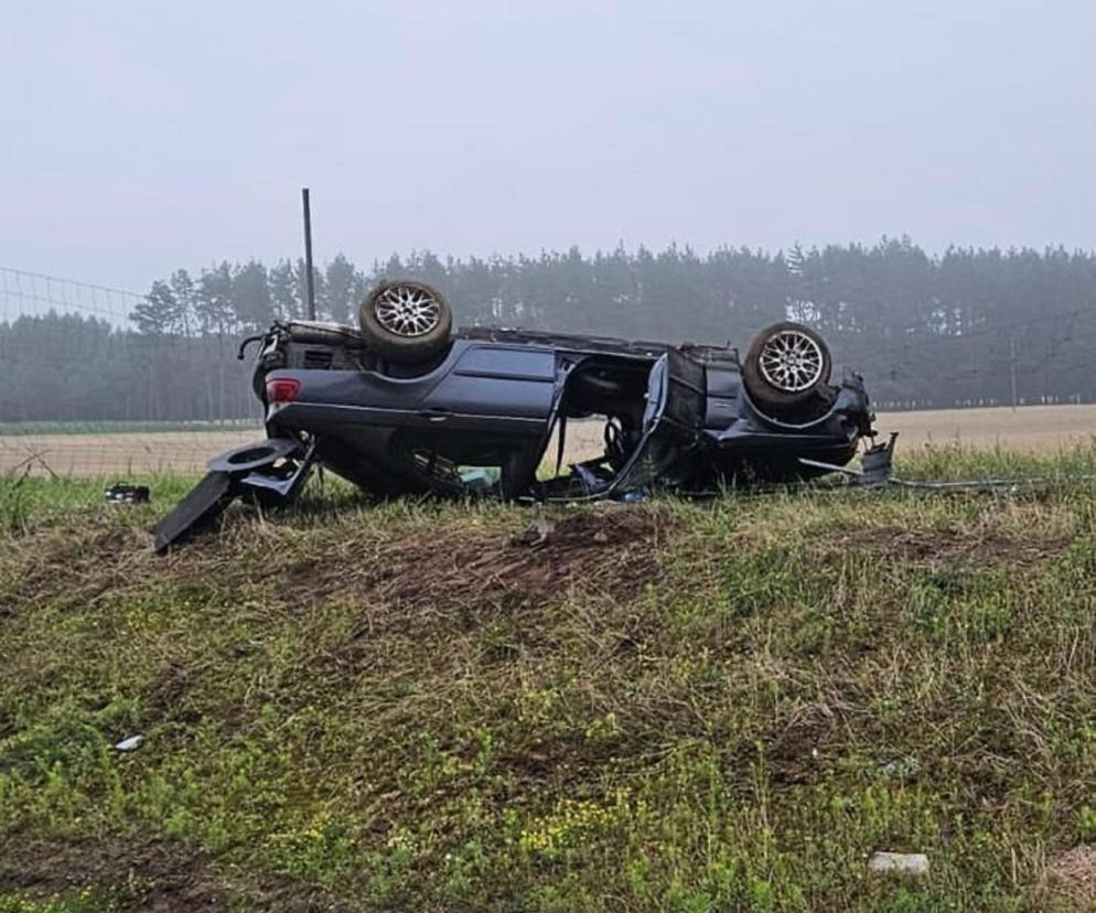 Zderzenie BMW z autem ciężarowym. Pojazdami jechali cudzoziemcy