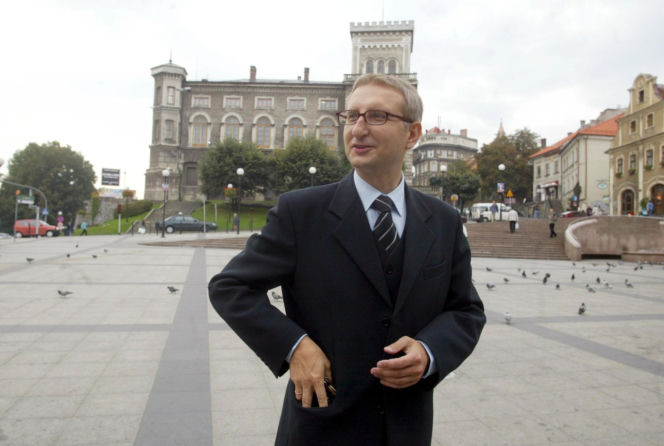 Wyleciał z PiS przez romans z piękną Izabelą. Twierdziła, że jest "zboczeńcem" i "wcieleniem diabła".