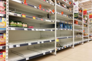 W Europie wojna, a w Hong Kongu panika przed kolejną falą COVID-19