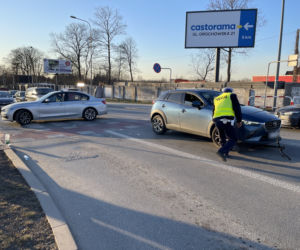 Potrąciła 10-latka na przejściu. Chłopca zabrała karetka
