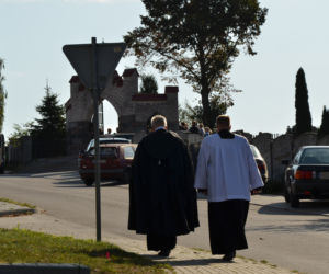 Ksiądz nie wpuścił żałobników do kaplicy