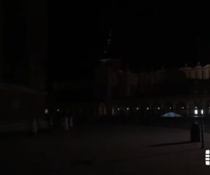 Kraków spowity w ciemnościach. Wyłączono oświetlenie uliczne