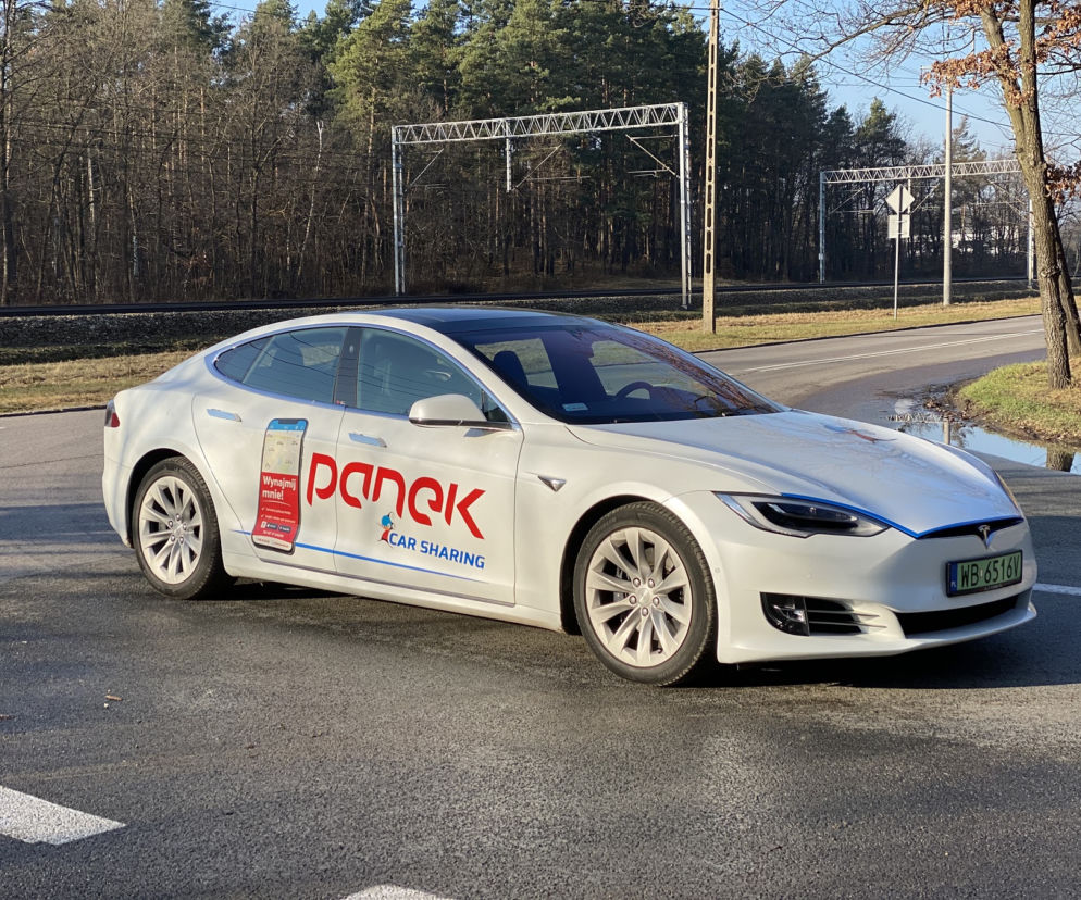 Tesla Model S w Panek CarSharing