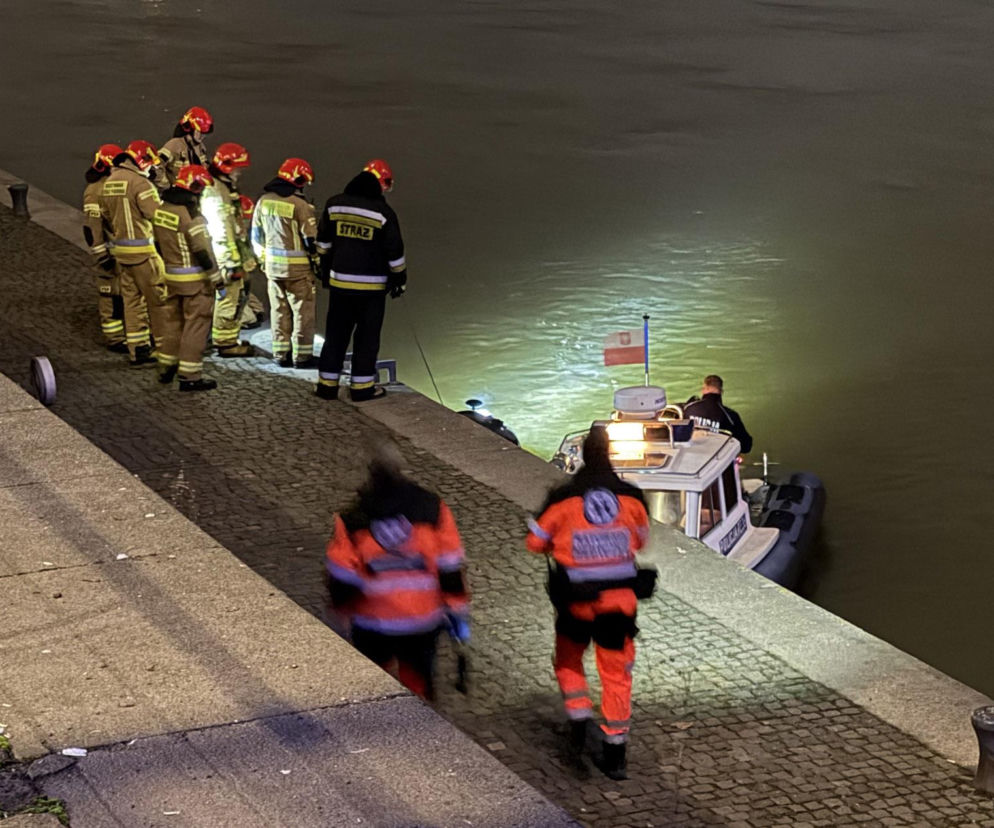 Unoszące się na wodzie ciało