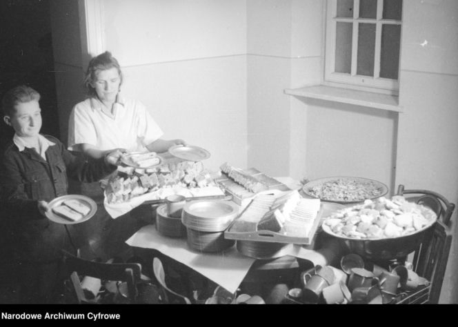 Wieczerza wigilijna w domu dziecka