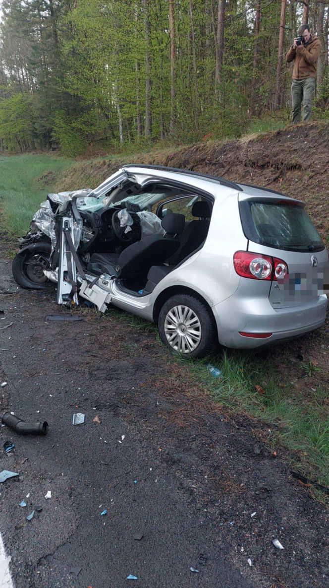 Za kierownicą auta siedział 20-latek, który tuż po zdarzeniu został przetransportowany do szpitala