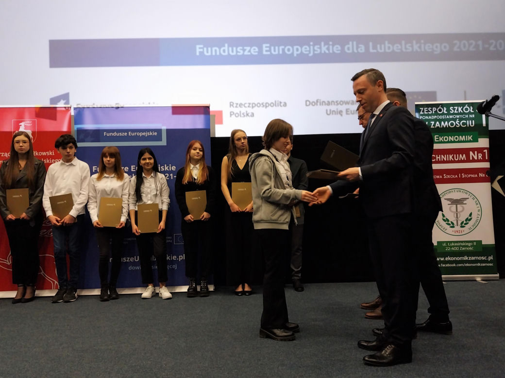 Uroczyste wręczenie stypendiów Marszałka Województwa Lubelskiego w CKF Stylowy w Zamościu