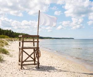 Sinice Pogorzelica. Czy w Pogorzelicy można się kąpać 10.08? Flaga, warunki pogodowe