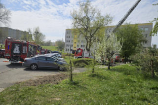 Płomienie w wieżowcu w Gliwicach. Lokator i dwie osoby w szpitalu