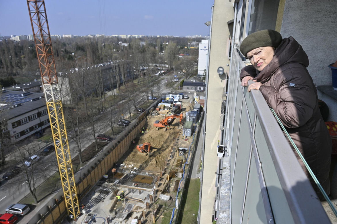 Deweloper buduje apartamentowiec tuż pod ich oknami. „Ten blok zasłoni nam świat”