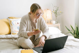 W Polsce są 4 miliony singielek. Jak radzą sobie z finansami?