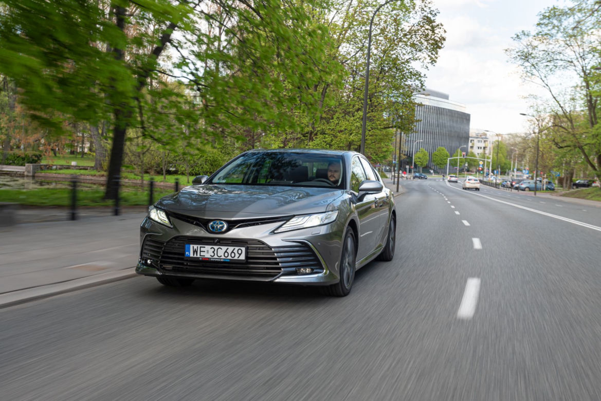 Toyota Camry (2021)