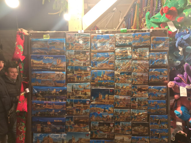 Jarmark Bożonarodzeniowy na Rynku Głównym w Krakowie 2025. Oferta wystawców