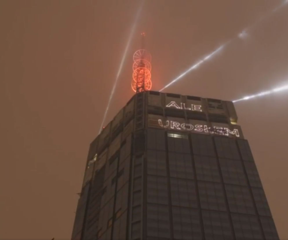 Varso Tower rozbłysnął światłami. Wyjątkowy pokaz w centrum Warszawy