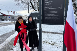 Odsłonięcie tablicy poświęconej Władysławie Iwańskiej