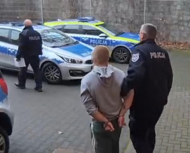 Puławy: 18-latek i jego kolega zaatakowali dwóch mężczyzn. Trafili do aresztu
